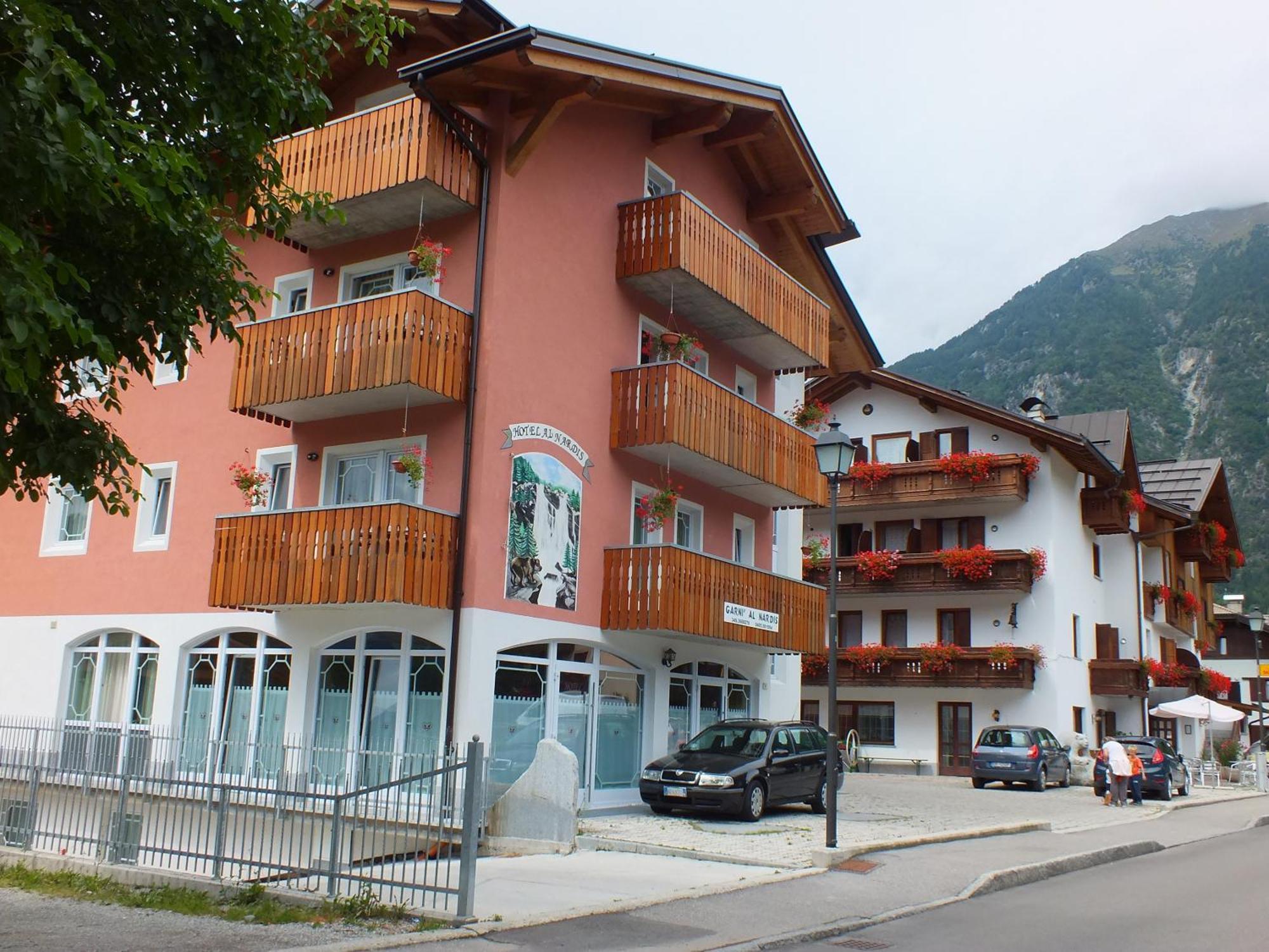 Hotel Garni Al Nardis カリゾーロ エクステリア 写真