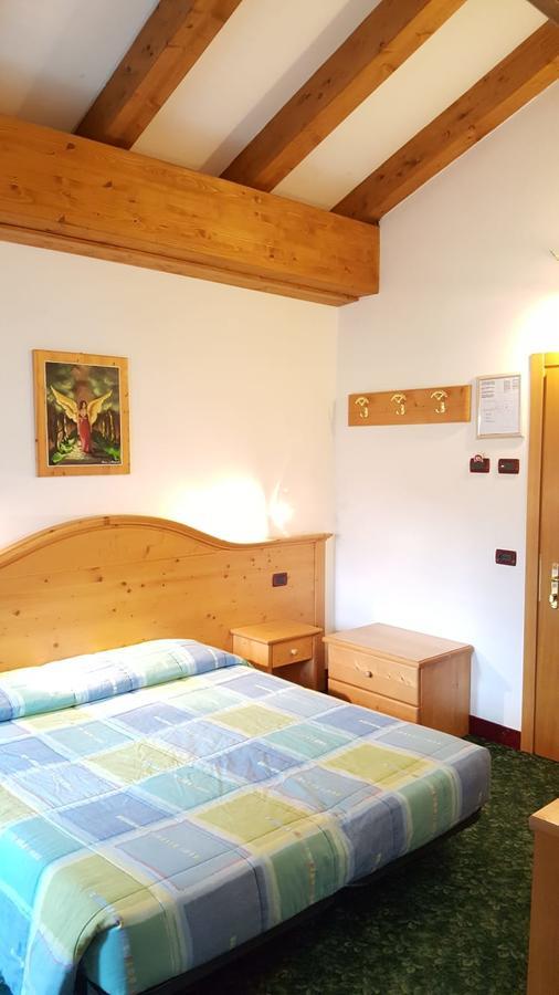 Hotel Garni Al Nardis カリゾーロ エクステリア 写真